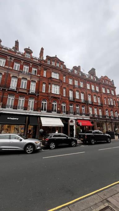 Stylish And Comfortable Double Bedroom In Mayfair * Londra