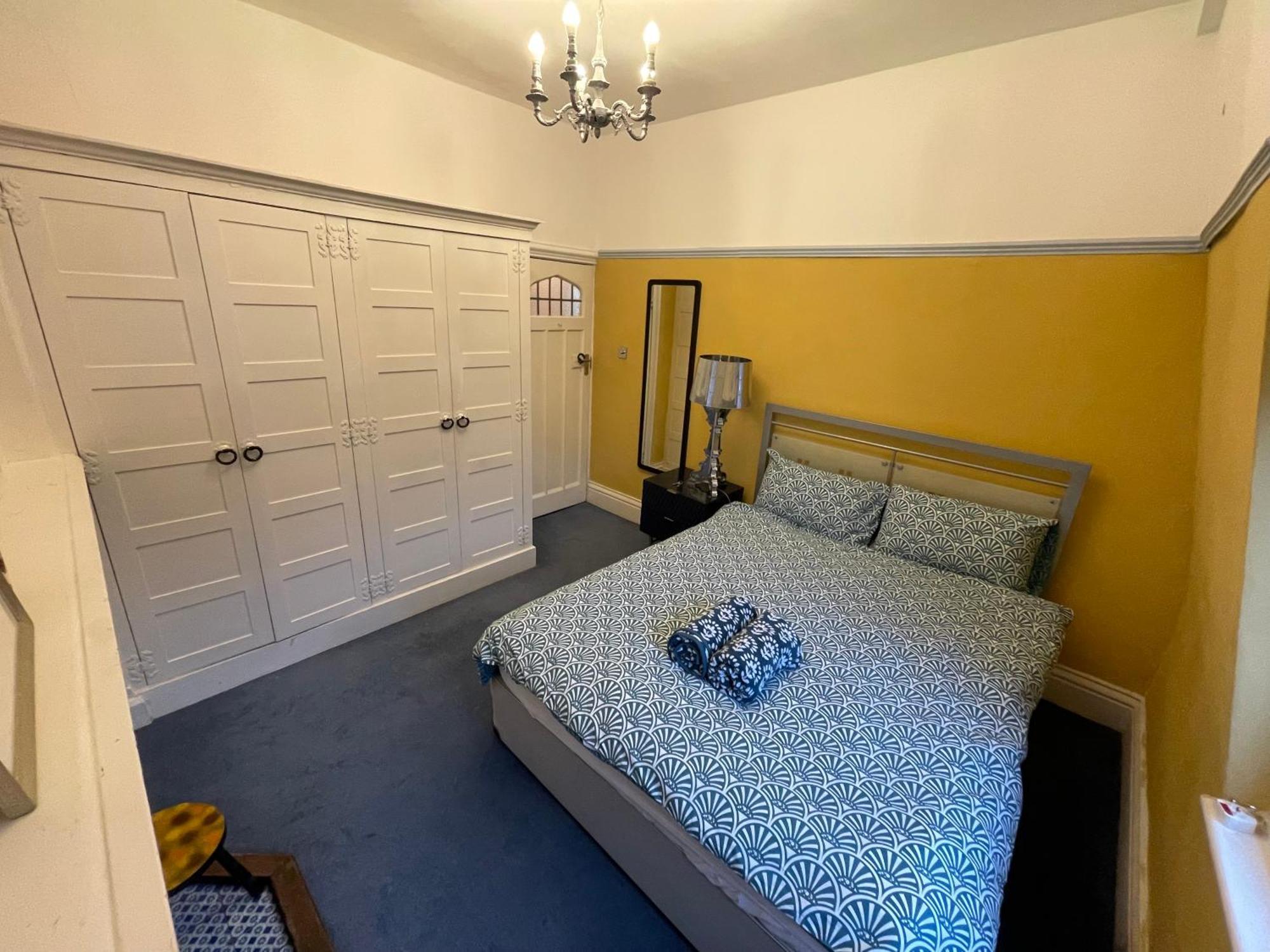 Appartamento Stylish And Comfortable Double Bedroom In Mayfair Londra